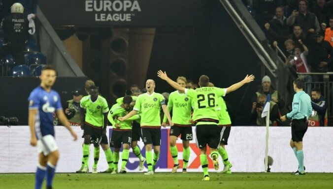Ajax celebrate winning Europa League quarterfinal vs FC Schalke