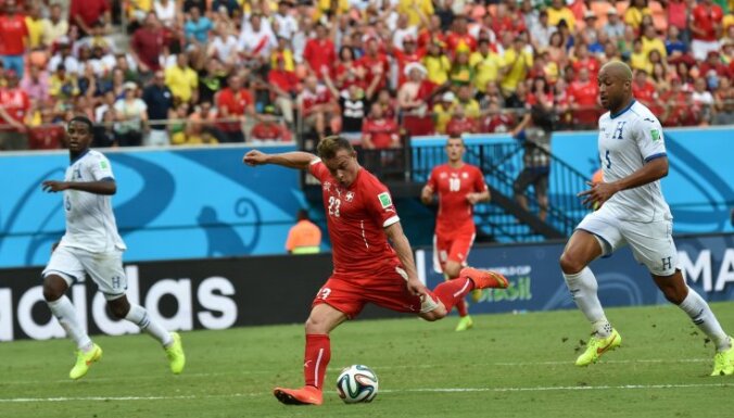 ВИДЕО: Хет-трик Шачири вывел Швейцарию в плей-офф вместе с Францией
