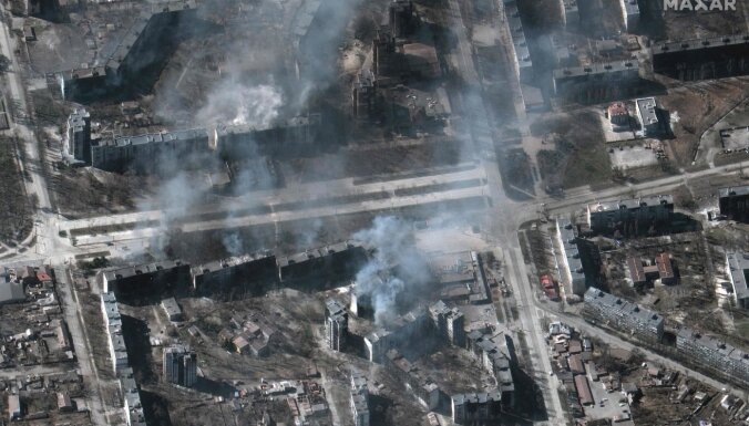 Krievija apšaudījusi vairākas Ukrainas pilsētas un atkāpusies no Hostomeļas lidostas