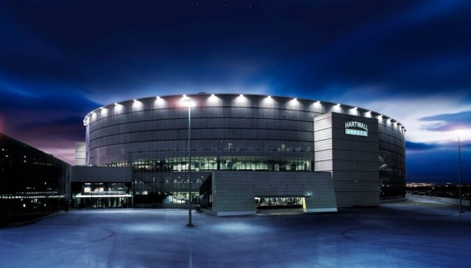 Bez sporta un koncertiem – Helsinkos nīkuļo agresoriem piederošā hokeja halle