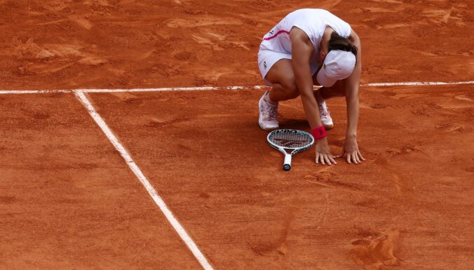 Švjonteka kļūst par trīskārtēju 'French Open' čempioni