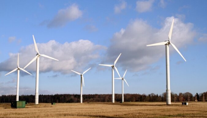 Как латвийцы будут доплачивать за "зеленую" электроэнергию? Чиновники придумали замену КОЗ