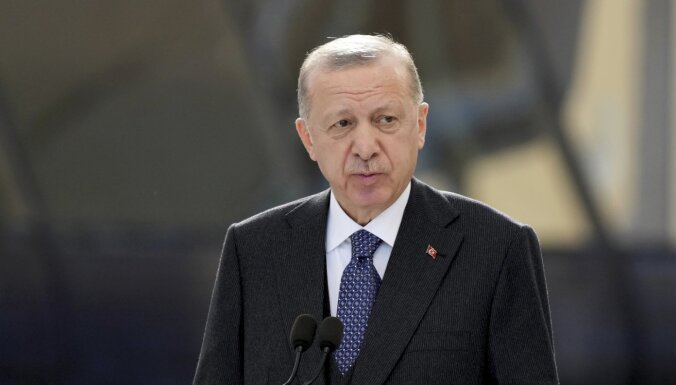 Erdogans paziņo par kandidēšanu 2023. gada prezidenta vēlēšanās