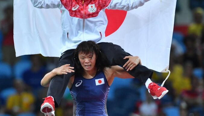 Risako Kawai (Japan) and head coach