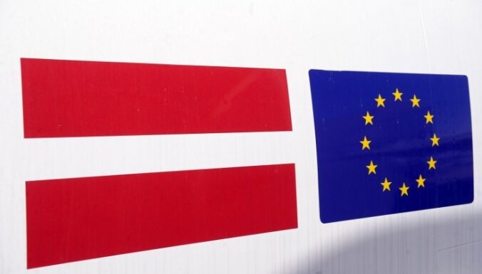 'Eirobarometrs': Latvijā dalību ES pozitīvi vērtē 62% aptaujāto