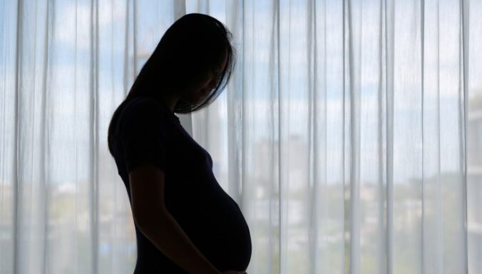 Par grūtnieces piekaušanu līdz nāvei Preiļos aiztur vīrieti