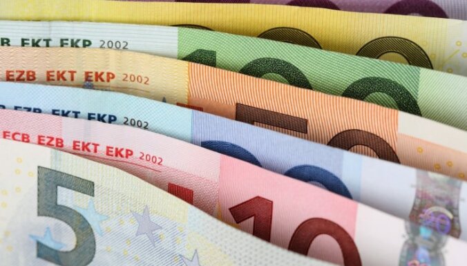 Эксперты прогнозируют рост средней зарплаты до 1000-1500 евро