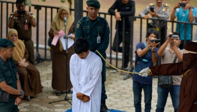 Индонезиец боролся за ужесточение наказания за измены. И сам попался