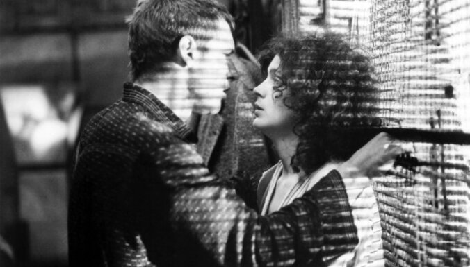 Filmas 'Pa asmeni skrejošais 2' uzņemšanas laukumā gājis bojā celtnieks