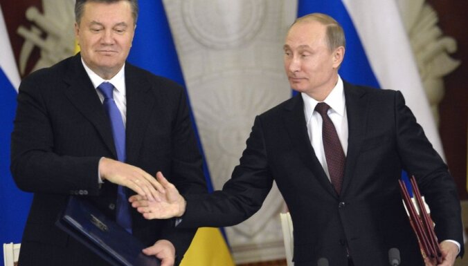 Евромайдан считает, что Виктор Янукович "прогнулся под Путина"