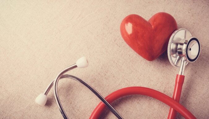 Kardiologi atgādina par augsta asinsspiediena riskiem un mudina veikt pārbaudes