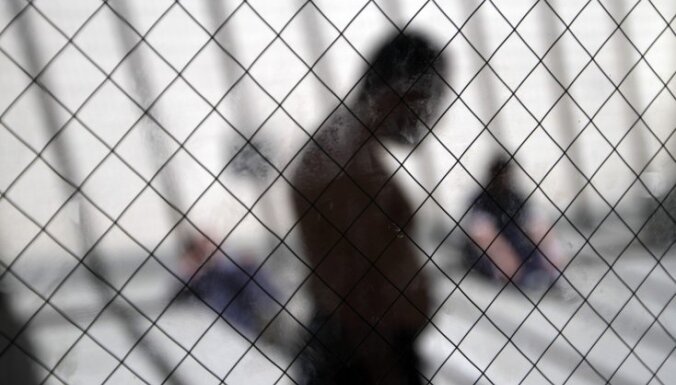 "Днями лежат без движения, покрытые мухами". Болгарию обвинили в бесчеловечном лечении пациентов психбольниц