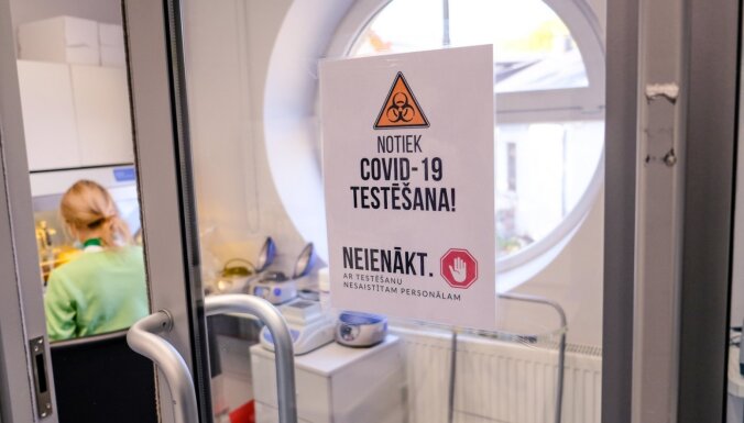 Latvijā pieaug Covid-19 saslimšanas gadījumu skaits – otrdien reģistrēti gandrīz 400 inficētie