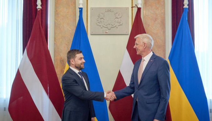 Kariņš jaunajam Ukrainas vēstniekam apliecina Latvijas nemainīgu atbalstu