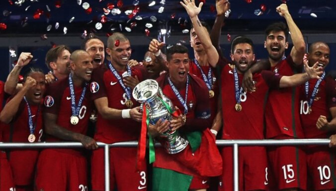 Portugāles futbolisti vēsturiski kļūst par Eiropas čempioniem