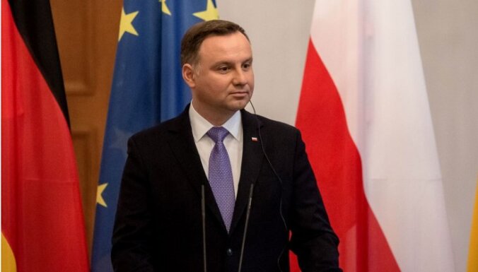 Polijas prezidents mudinājis Šolcu un Makronu apmeklēt Buču un Irpiņu