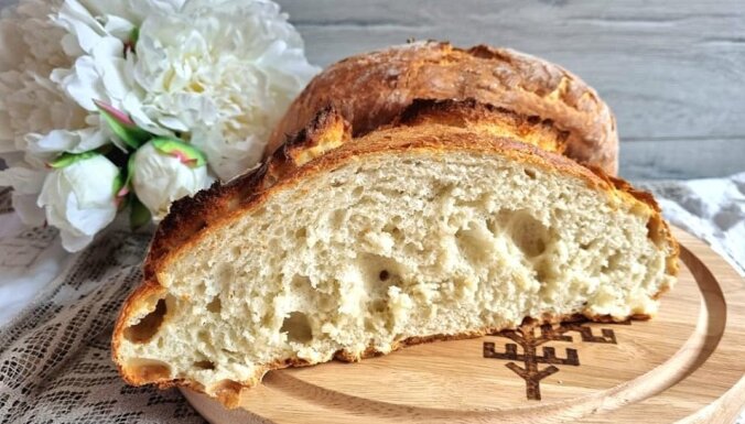 Kārdinoši kraukšķīga grieķu maize, kas līdzinās čabatai