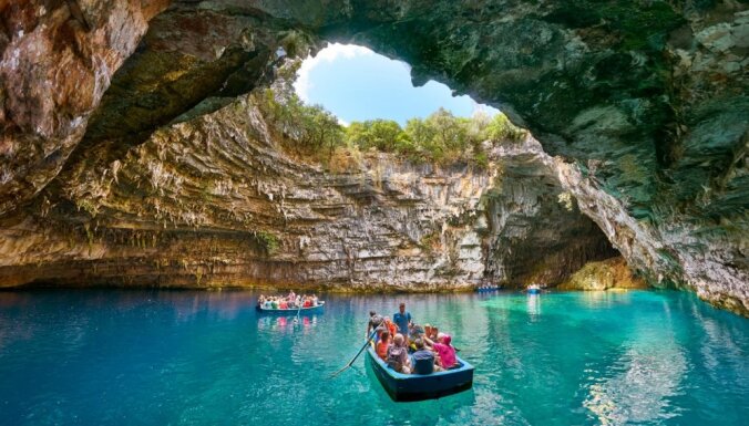 Подземное царство: греческое озеро Мелиссани, которое спрятано в пещере 9 (ВИДЕО)