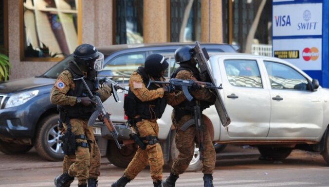 При терактах в Буркина-Фасо погибли 27 человек