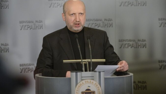 Турчинов: решение парламента Крыма о референдуме остановлено