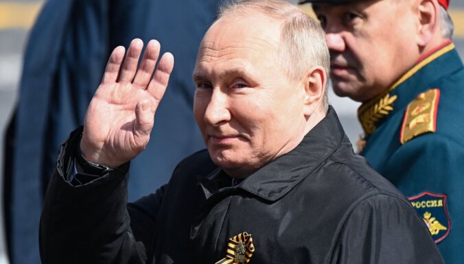 Diktators Putins 9. maija uzrunā karu un mobilizāciju neizsludina