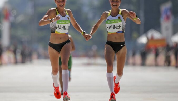 Lisa and Anna Hahner of Germany