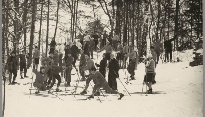 Ceļojums laikā: Tramplīnlēkšana, bobslejs un citi ziemas prieki pagājušā gadsimta sākumā Siguldā