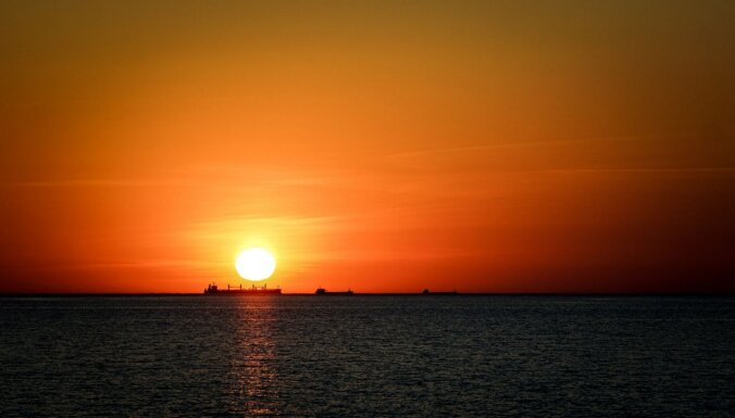 'Delfi' lasītāja foto: Bolderājas debesis izgaismo krāšņs saulriets