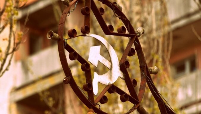 "В какой режим мы возвращаемся?". В комиссии Сейма раскритиковали идею Шноре насчет тоталитарной символики