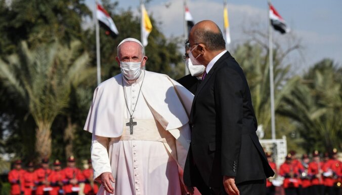 Исторический визит папы римского Франциска в Ирак: месса на стадионе и опасения за безопасность