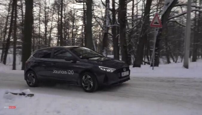 Hyundai i20: лауреат "Золотого руля" добрался до Латвии (ВИДЕО)