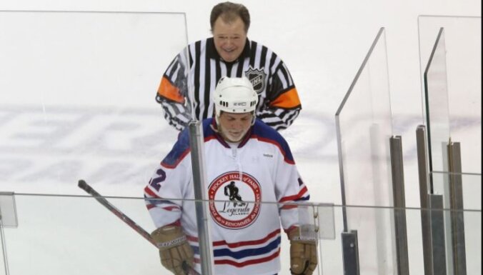 Visu laiku rupjākais NHL spēlētājs braucienā uz Latviju, iespējams, uzmācies stjuartei