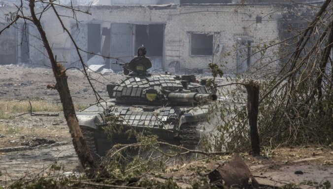 ASV gatavas piešķirt Ukrainas uzvarai nepieciešamo bruņojumu; Donbasā notiek nežēlīgākās kaujas Eiropā