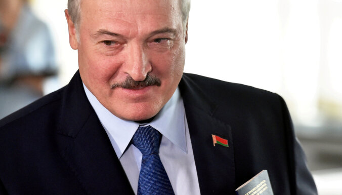 ЕС грозит Лукашенко санкциями за преследование правозащитников и НКО