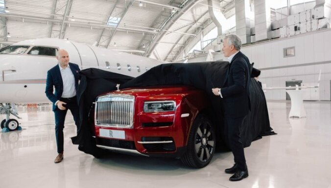 ФОТО: В Риге представлен новый кроссовер Rolls-Royce — модель Cullinan