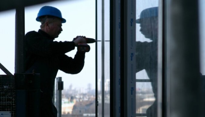 Bezdarba līmenis Latvijā samazinājies līdz 7,7%; joprojām augstākais Baltijas valstīs