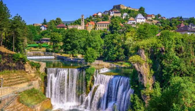 Как в тропиках, только в Европе: 10 самых живописных водопадов Старого Света