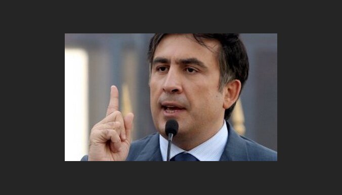 Саакашвили отказался съезжать из президентского дворца