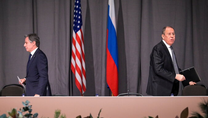 Lavrovs sarunā ar Blinkenu vaino Rietumus centienos izprovocēt konfliktu