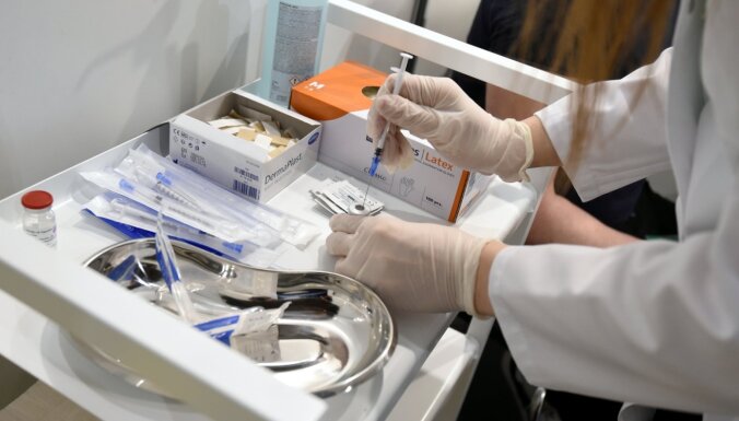 Выбор вакцин в Даугавпилсе: все доступные в больнице дозы зарезервированы