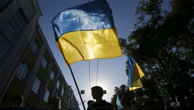 Par divu Ukrainas karogu zādzību Siguldas novadā noteic 140 stundas piespiedu darba