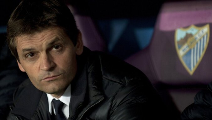Audzēja dēļ no amata atkāpjas 'Barcelona' galvenais treneris Vilanova