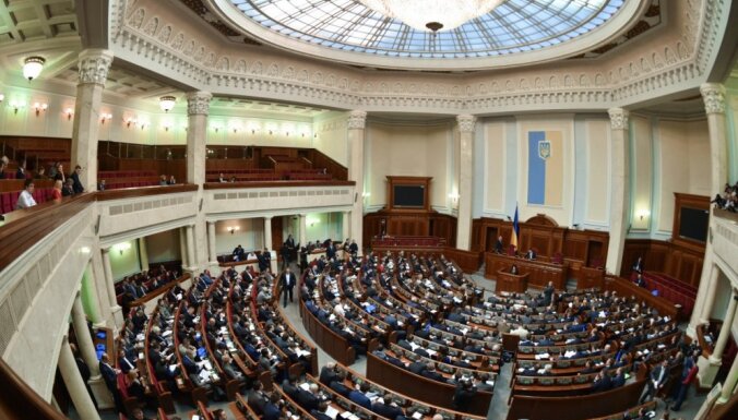 Ukrainas parlaments pagarina karastāvokli valstī līdz 23. augustam