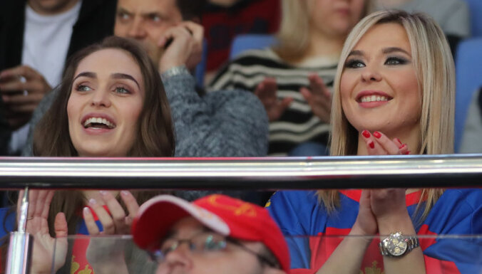 Хоккеист сборной России женился на певице Пелагее