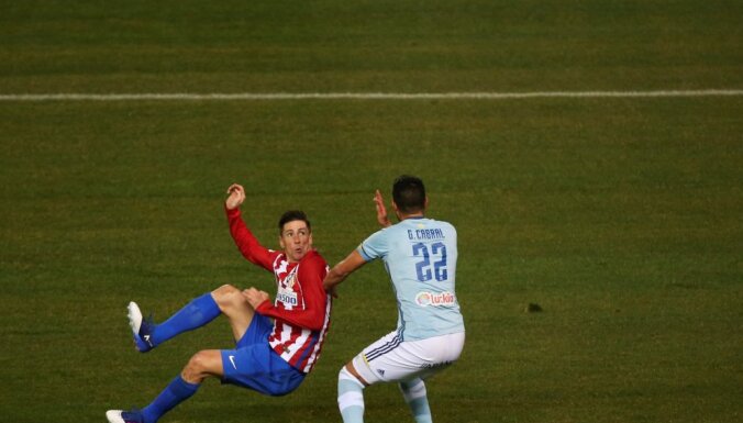 Atletico Fernando Torres scores goal Celta