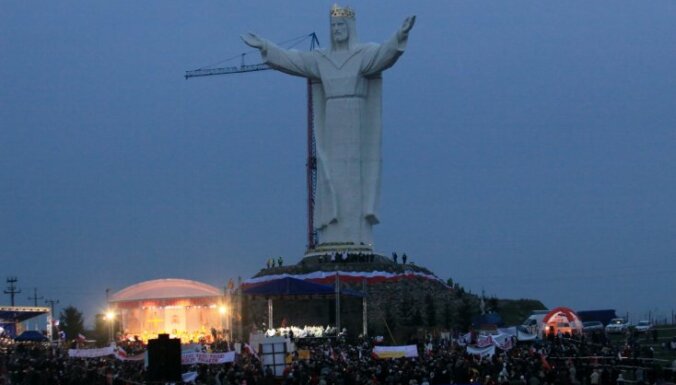 Самая высокая статуя Христа установлена в Польше