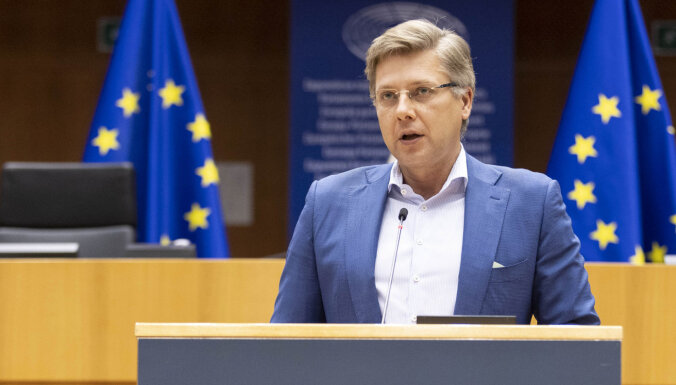 В Европарламенте состоится голосование об отмене депутатской неприкосновенности Ушакова