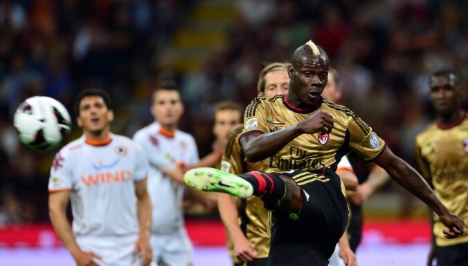 Nicas futbola klubs par baltu velti dabū Mario Balotelli