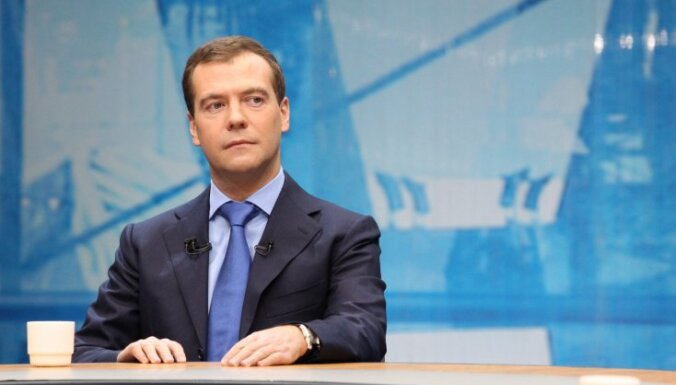 Медведев осудил страны, принимающие "уродов и жуликов"