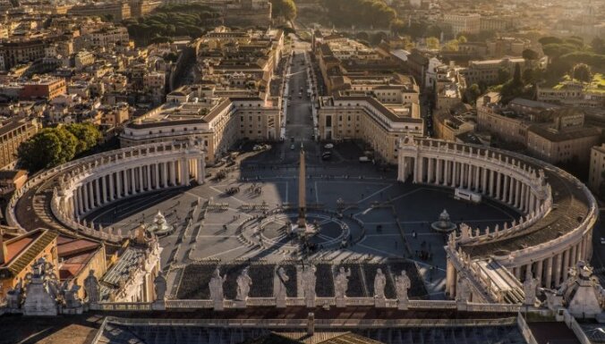 Посол Ватикана во Франции обвинен в сексуальном насилии
